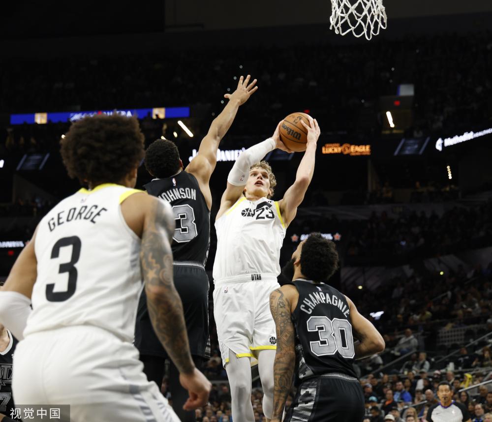 在绿茵场上 在绿茵场上