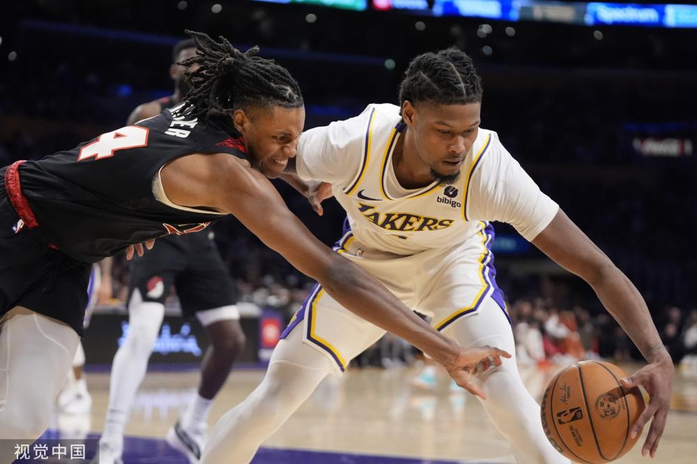 手试图通过 手试图通过