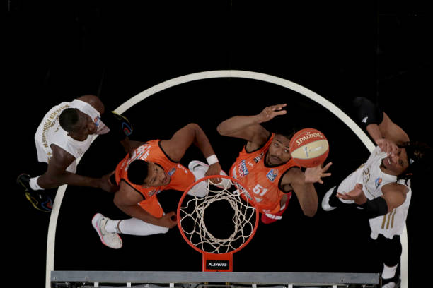 凭借其独特 凭借其独特